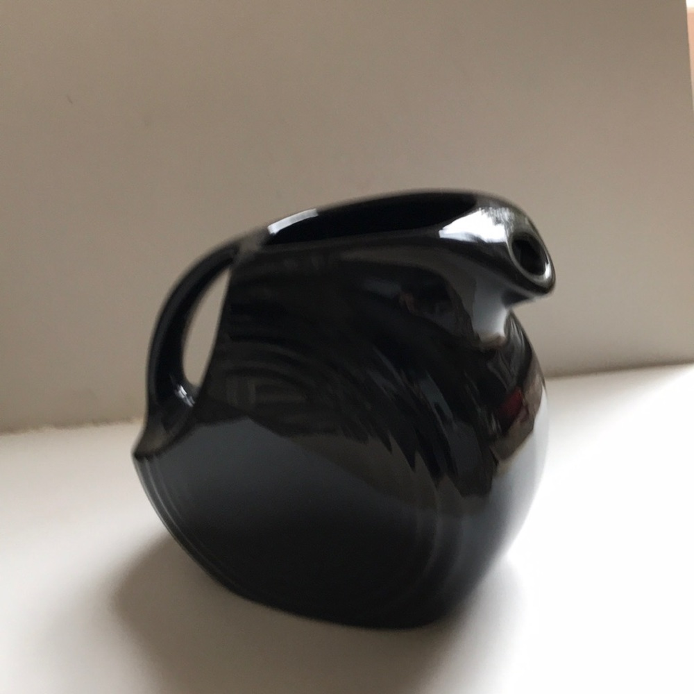 Mini Fiesta ware disc pitcher. - Picture 2 of 9